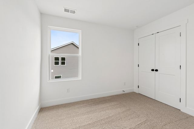 2968 Sharpstone Drive, Columbia, TN 38401