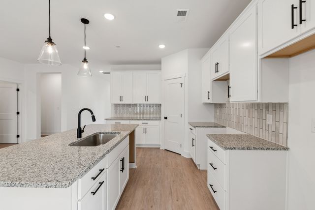 2968 Sharpstone Drive, Columbia, TN 38401
