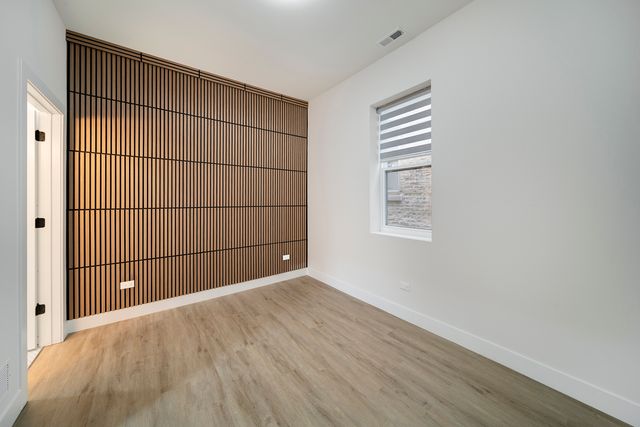 1137 N Francisco Avenue 2, Chicago, IL 60622