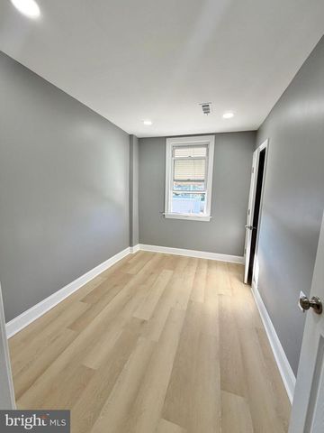 406 KINGSLEY ST, Philadelphia, PA 19128