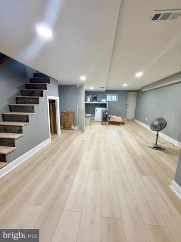 406 KINGSLEY ST, Philadelphia, PA 19128