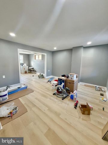 406 KINGSLEY ST, Philadelphia, PA 19128