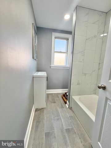 406 KINGSLEY ST, Philadelphia, PA 19128