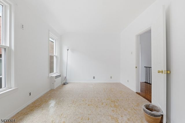 136 W 56Th St, Bayonne City, NJ 07002