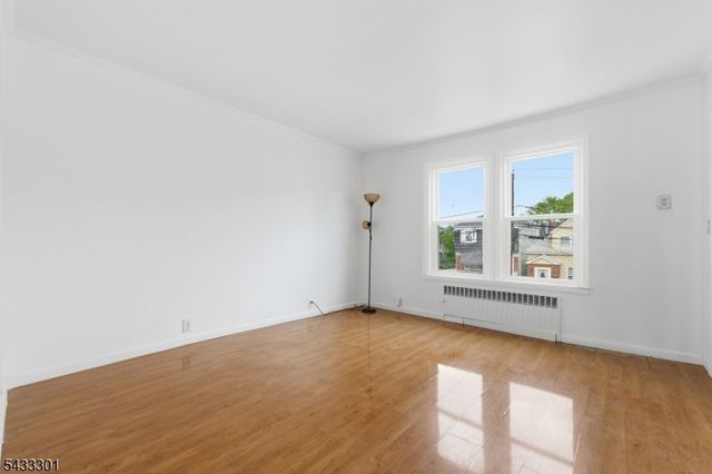 136 W 56Th St, Bayonne City, NJ 07002