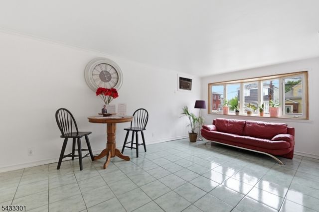 136 W 56Th St, Bayonne City, NJ 07002