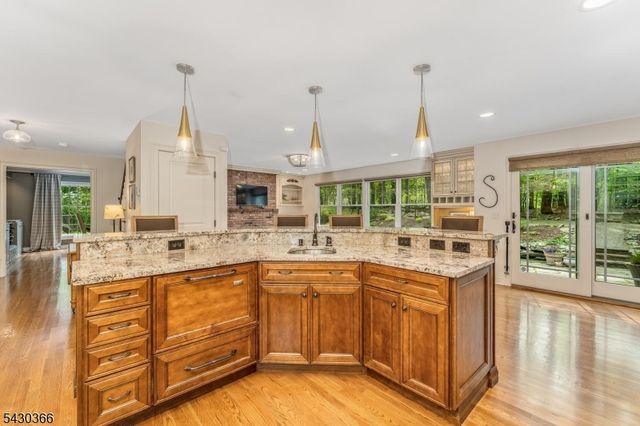 612 Woodglen Rd, Lebanon Twp., NJ 08826