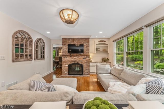 612 Woodglen Rd, Lebanon Twp., NJ 08826