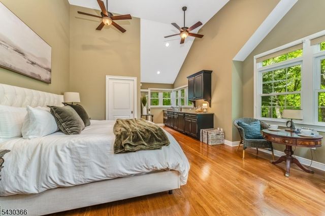 612 Woodglen Rd, Lebanon Twp., NJ 08826