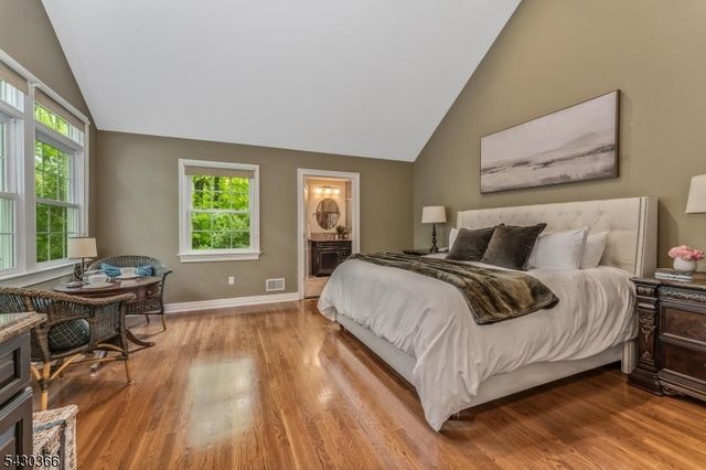 612 Woodglen Rd, Lebanon Twp., NJ 08826