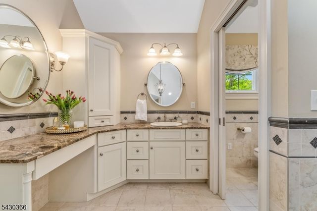 612 Woodglen Rd, Lebanon Twp., NJ 08826
