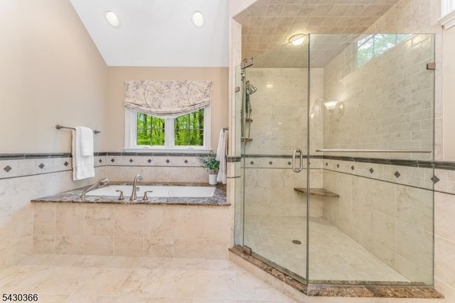 612 Woodglen Rd, Lebanon Twp., NJ 08826