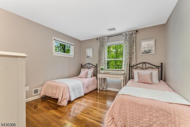 612 Woodglen Rd, Lebanon Twp., NJ 08826