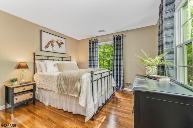 612 Woodglen Rd, Lebanon Twp., NJ 08826