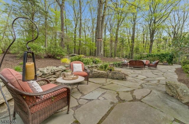 612 Woodglen Rd, Lebanon Twp., NJ 08826