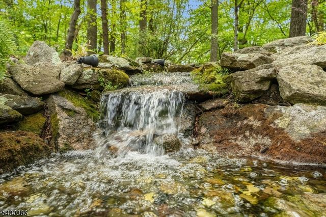 612 Woodglen Rd, Lebanon Twp., NJ 08826