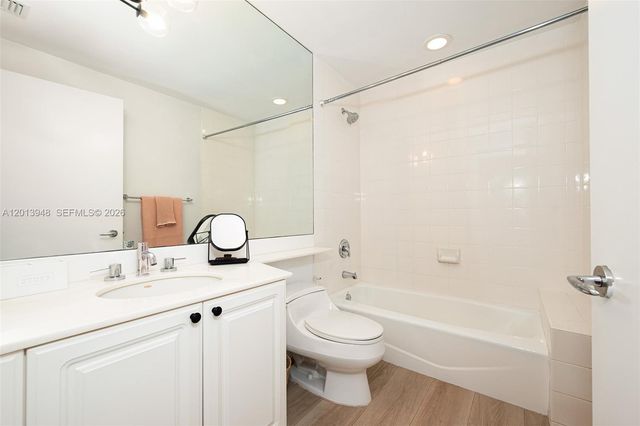 733 Crandon Blvd 406, Key Biscayne, FL 33149