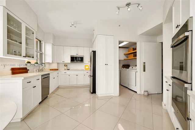733 Crandon Blvd 406, Key Biscayne, FL 33149