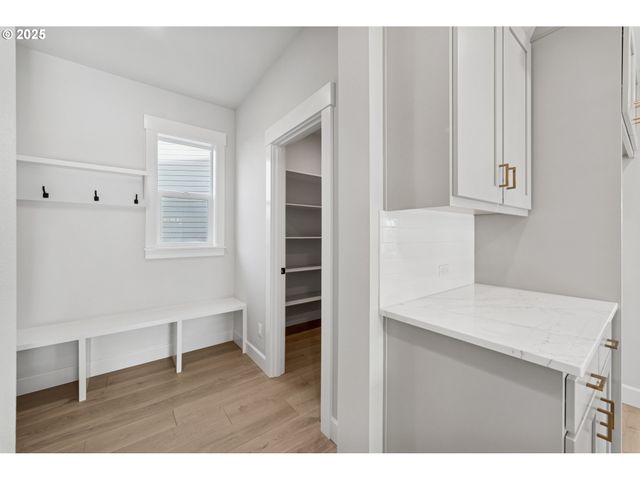 12452 Sw Strobel Rd, Beaverton, OR 97007