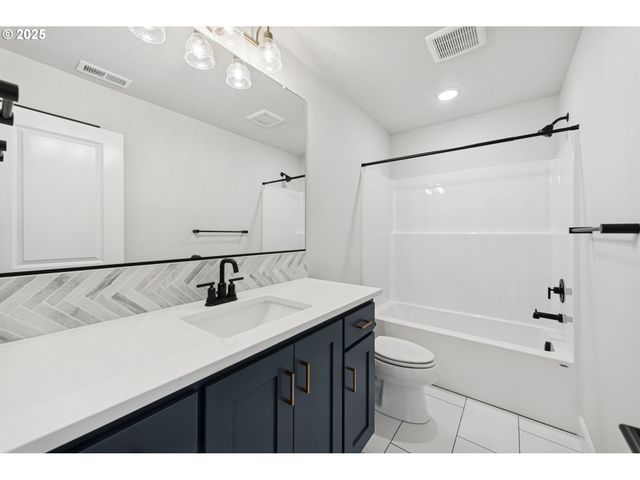 12452 Sw Strobel Rd, Beaverton, OR 97007