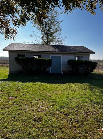 1204 E Lake DR, Taylor, TX 76574