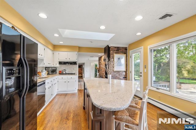 11 Merritt Drive, Oradell, NJ 07649