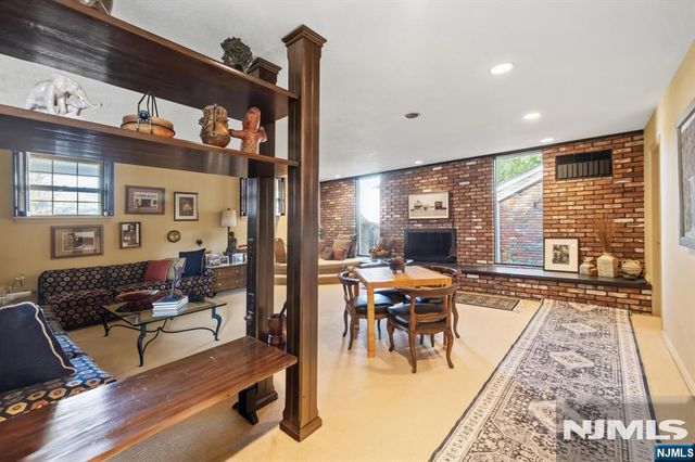 11 Merritt Drive, Oradell, NJ 07649