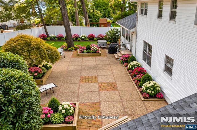 11 Merritt Drive, Oradell, NJ 07649