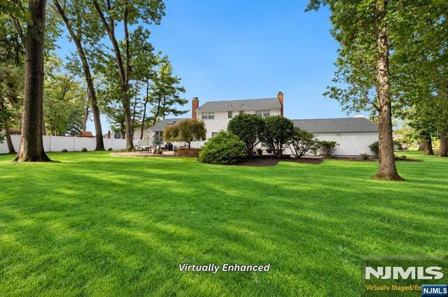 11 Merritt Drive, Oradell, NJ 07649