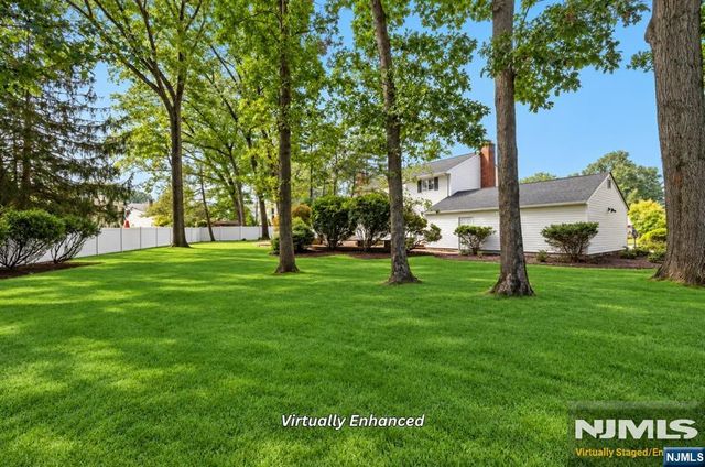 11 Merritt Drive, Oradell, NJ 07649