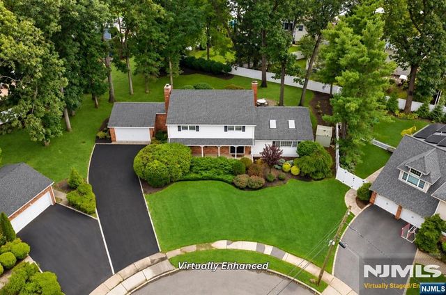 11 Merritt Drive, Oradell, NJ 07649