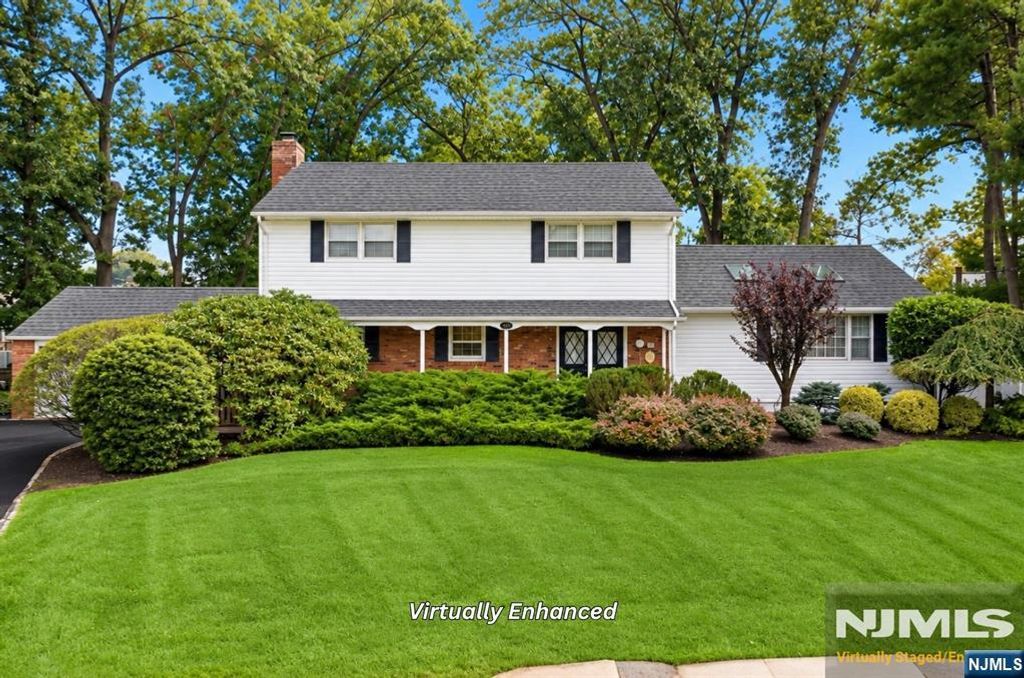 11 Merritt Drive, Oradell, NJ 07649