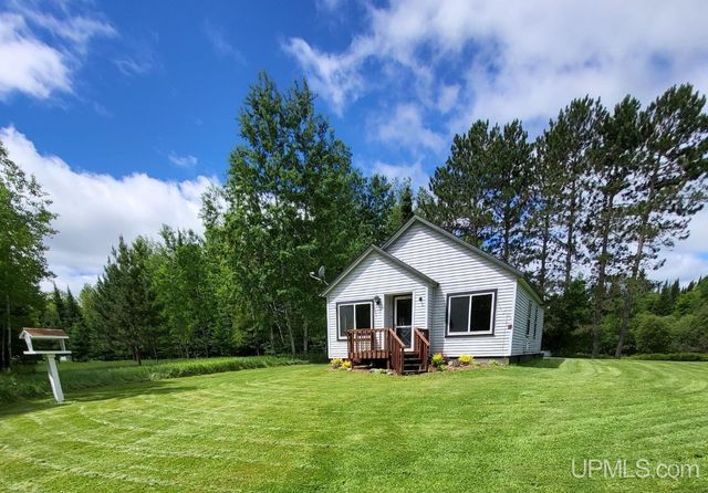 127 Panick Road, Iron River, MI 49935