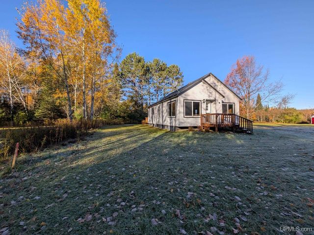 127 Panick Road, Iron River, MI 49935