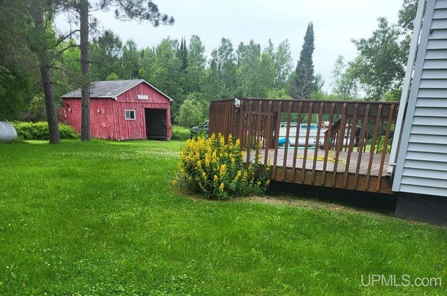 127 Panick Road, Iron River, MI 49935