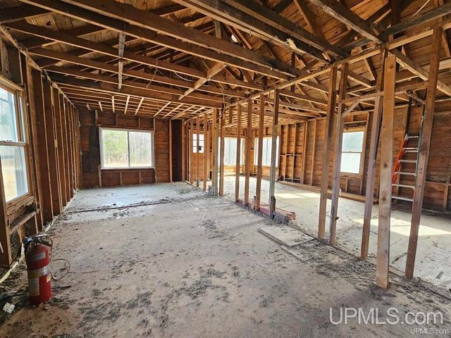 127 Panick Road, Iron River, MI 49935