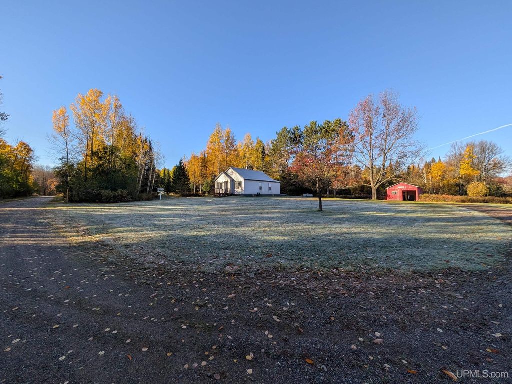 127 Panick Road, Iron River, MI 49935