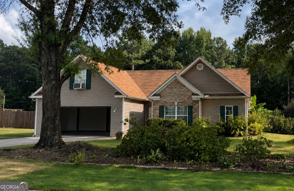 30 Oakbrook Lane, Covington, GA 30016