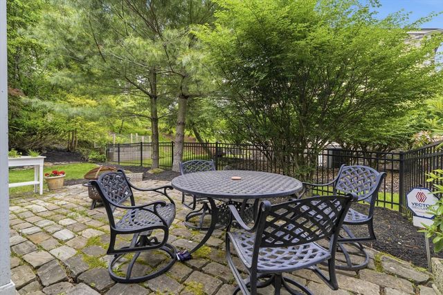 118 Crofton DRIVE, O'hara, PA 15238