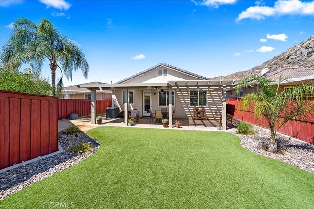 212 Hoch Way, Hemet, CA 92545