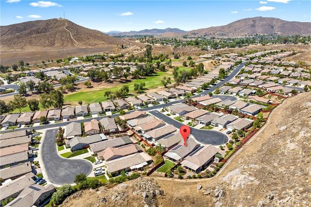 212 Hoch Way, Hemet, CA 92545