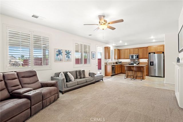 212 Hoch Way, Hemet, CA 92545