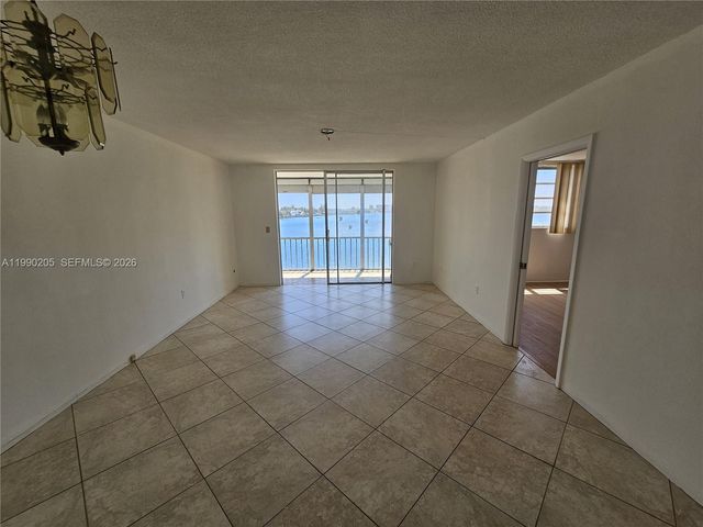 3020 Marcos Dr S310, Aventura, FL 33160