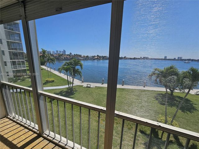 3020 Marcos Dr S310, Aventura, FL 33160