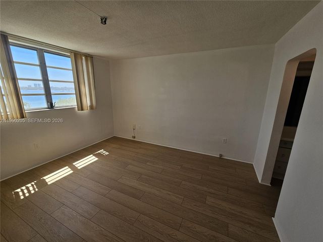 3020 Marcos Dr S310, Aventura, FL 33160