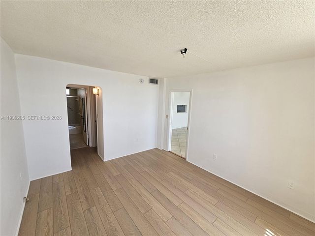 3020 Marcos Dr S310, Aventura, FL 33160