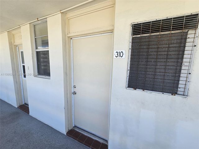 3020 Marcos Dr S310, Aventura, FL 33160