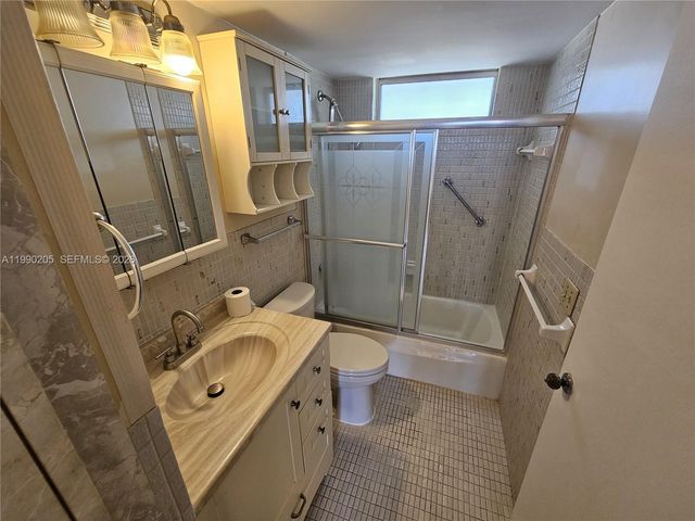 3020 Marcos Dr S310, Aventura, FL 33160