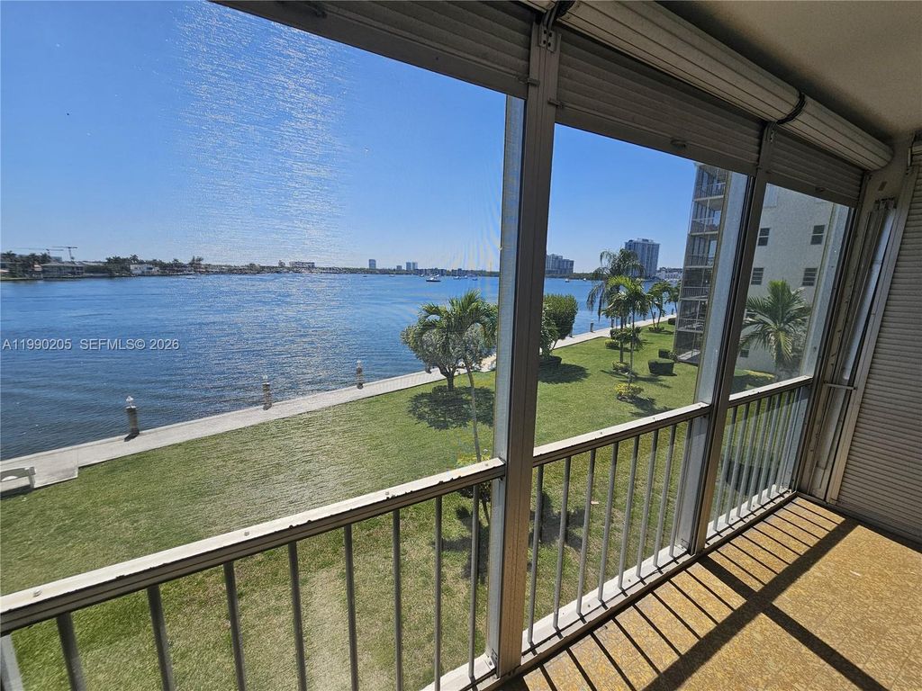 3020 Marcos Dr S310, Aventura, FL 33160