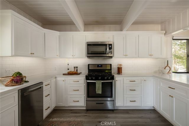 28989 Palisades, Lake Arrowhead, CA 92352